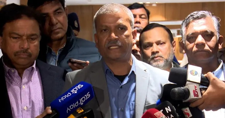 ক্রীড়া উপদেষ্টা আসিফ নজরুল